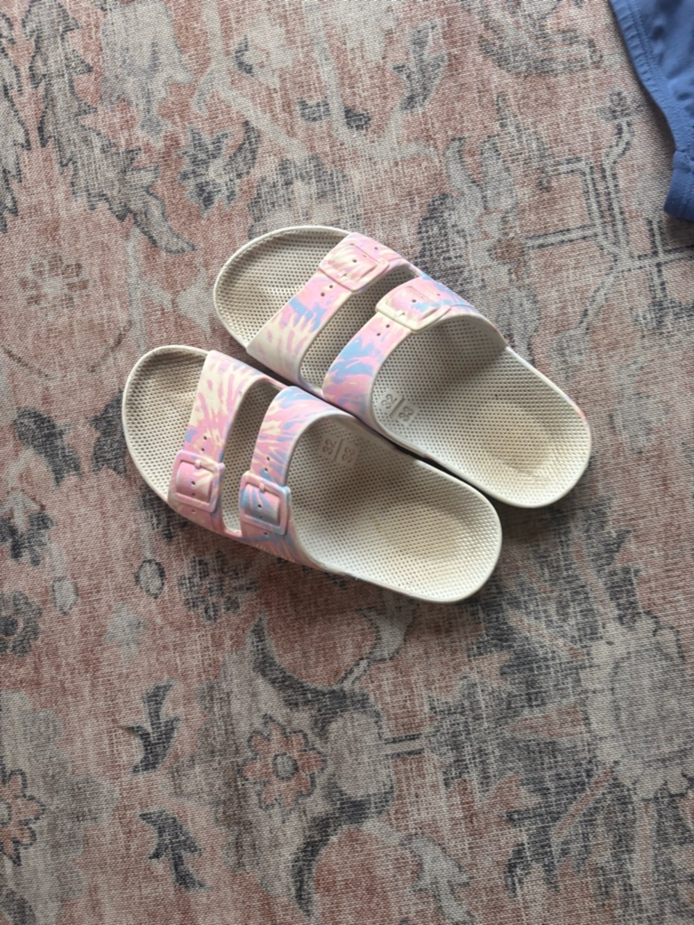 Freedom Moses Kids Pink Tie-Dye Slide Sandals